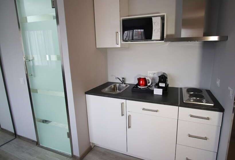 标准工作室, Casablanca Suites & Spa