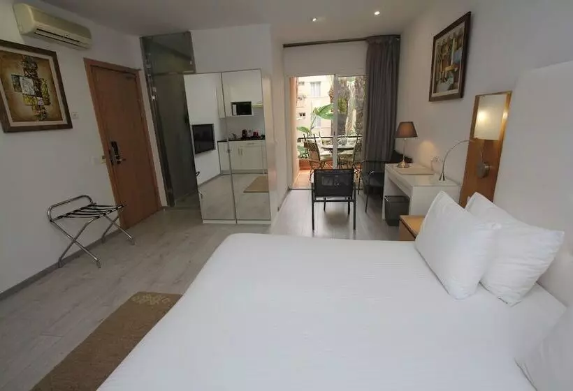 استودیوی استاندارد, Casablanca Suites & Spa