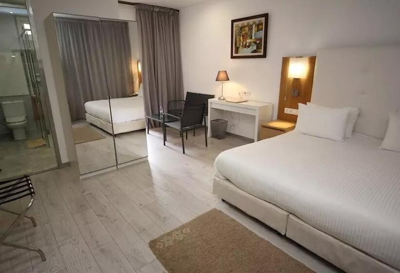 استودیوی استاندارد, Casablanca Suites & Spa