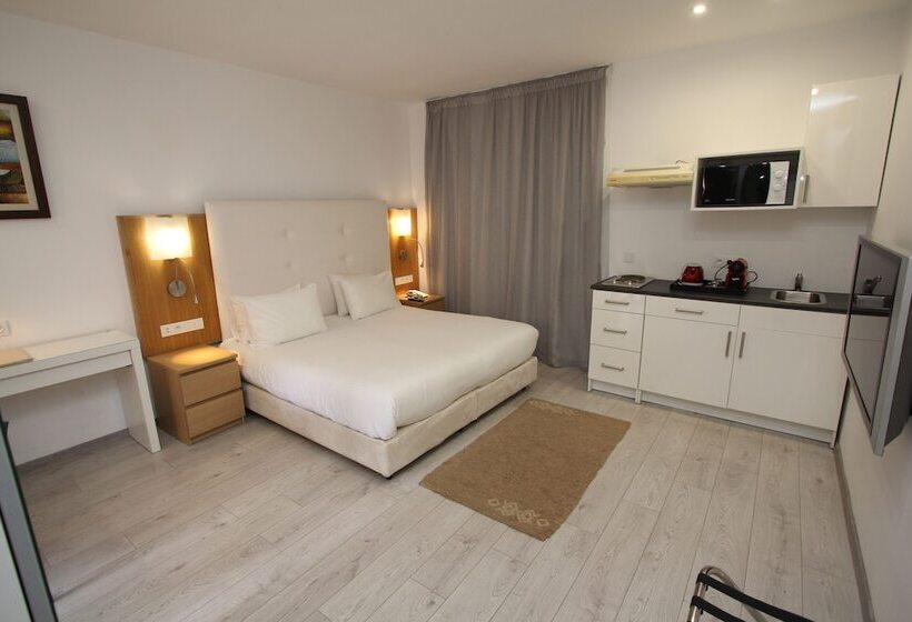 标准工作室, Casablanca Suites & Spa