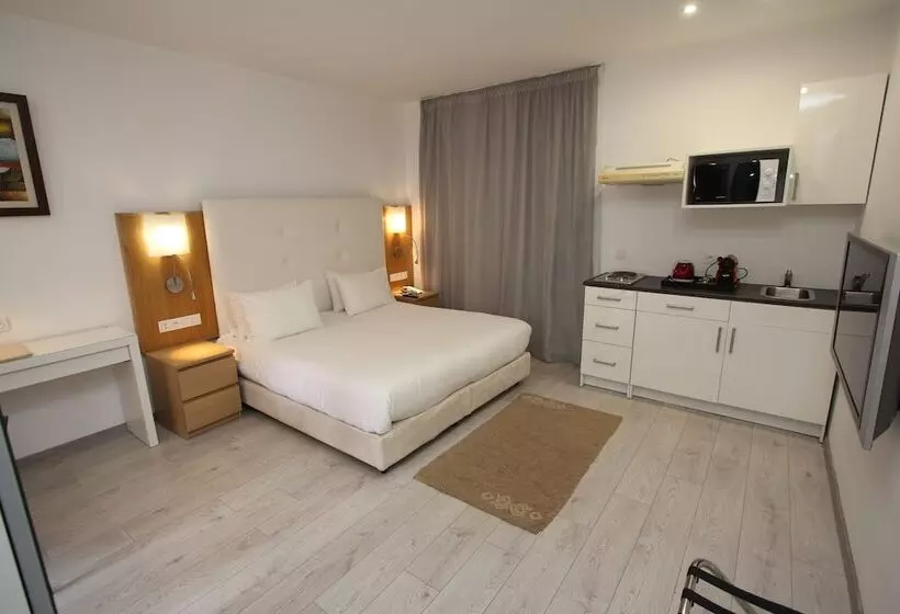 استودیوی استاندارد, Casablanca Suites & Spa