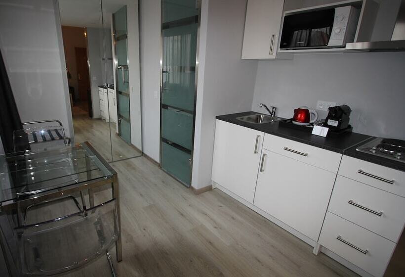 标准工作室, Casablanca Suites & Spa