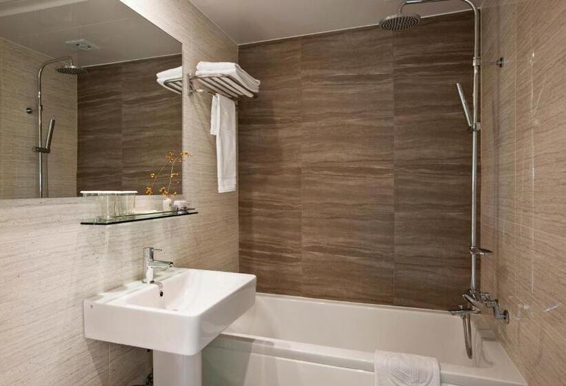 Quarto deluxe, Central Tourist