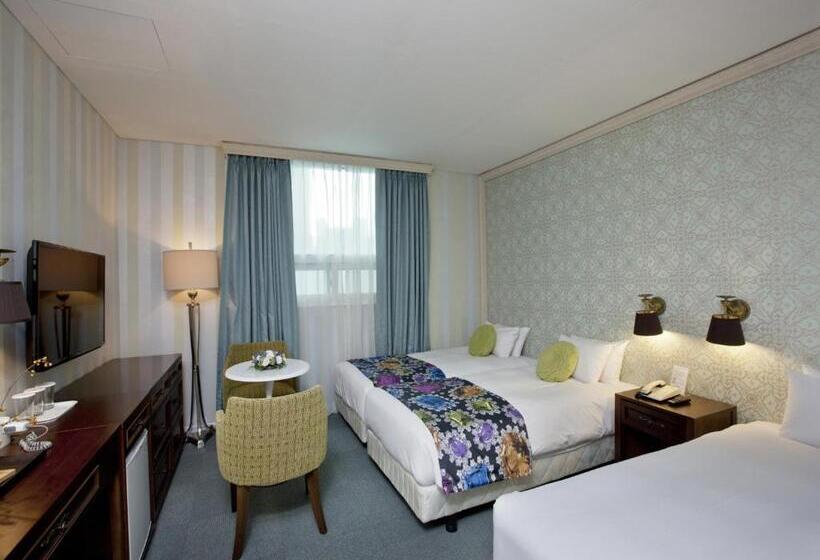 Quarto Triplo Standart, Central Tourist