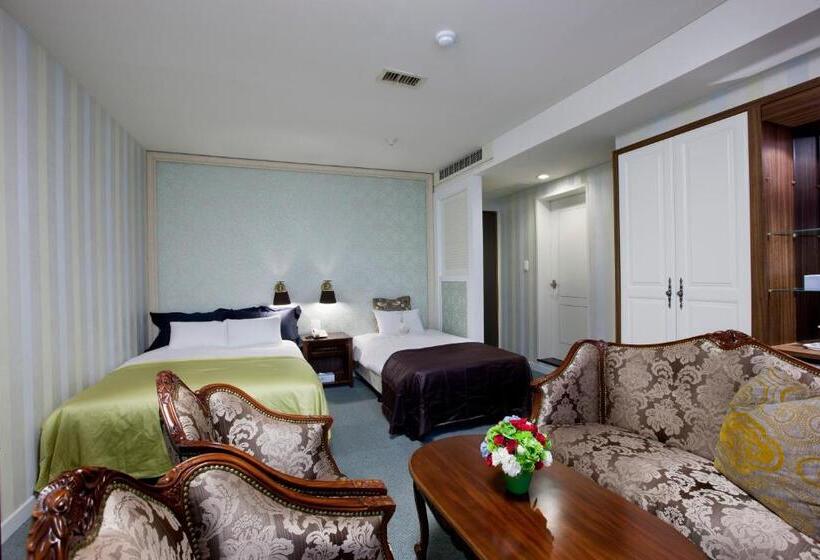 Quarto Familiar Deluxe, Central Tourist