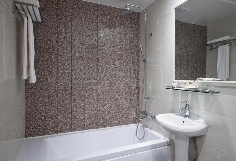 Quarto Familiar Deluxe, Central Tourist