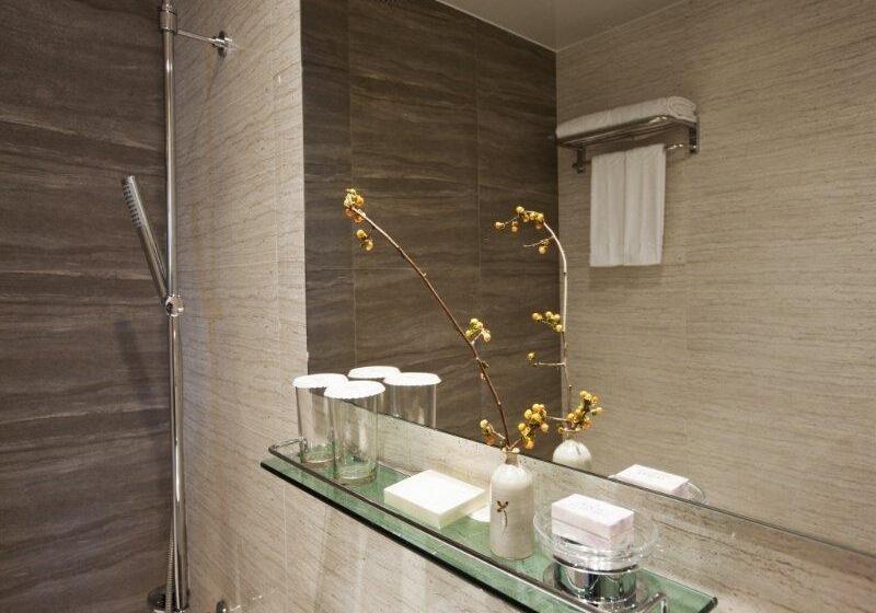 Quarto Triplo Standart, Central Tourist