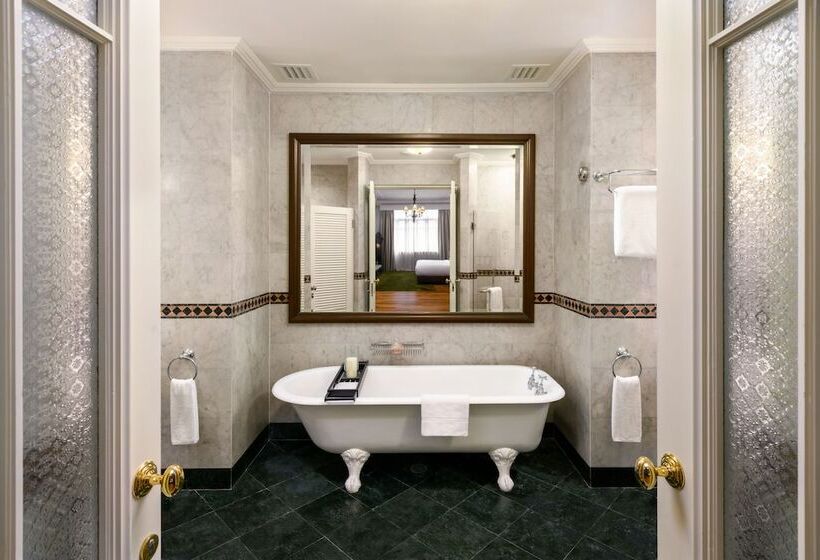 סוויטה, Eastern And Oriental