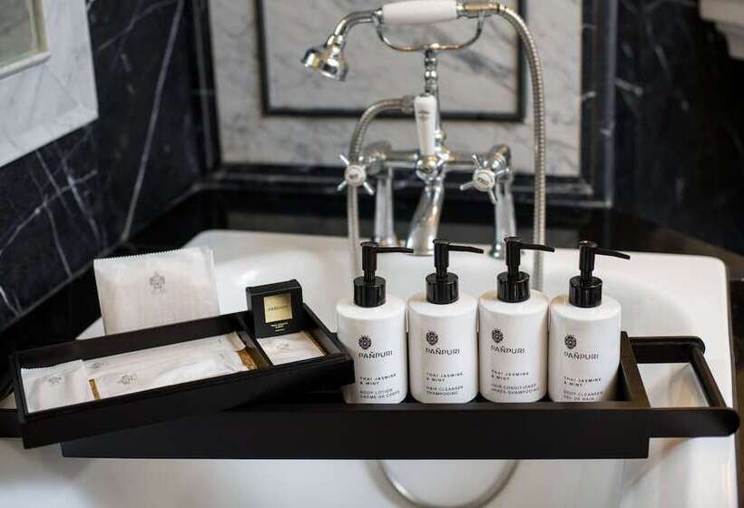 סוויטה, Eastern And Oriental