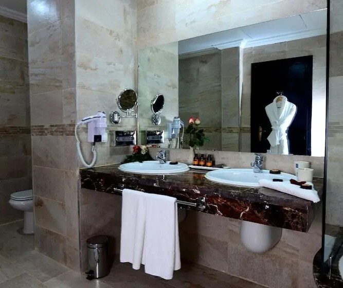 سوئیت سینیور, El Minzah