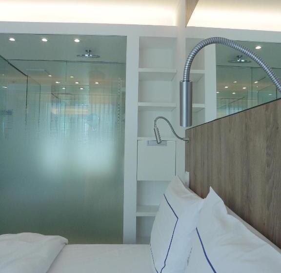 اتاق سوپریور, Empire