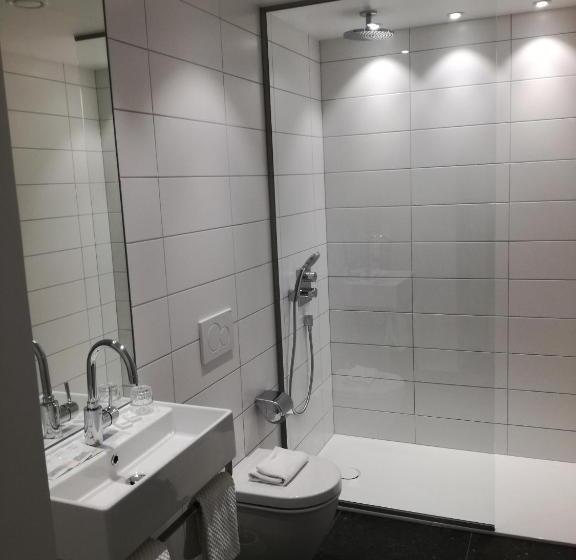 اتاق لوکس, Empire