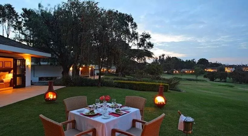 سوییت, Fairmont Mount Kenya Safari Club