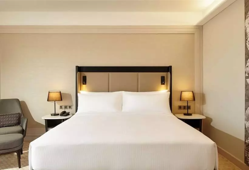 Habitación Deluxe, Hilton Kuching