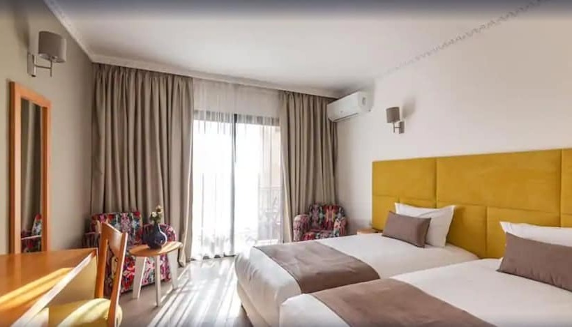 اتاق لوکس, Ibn Batouta