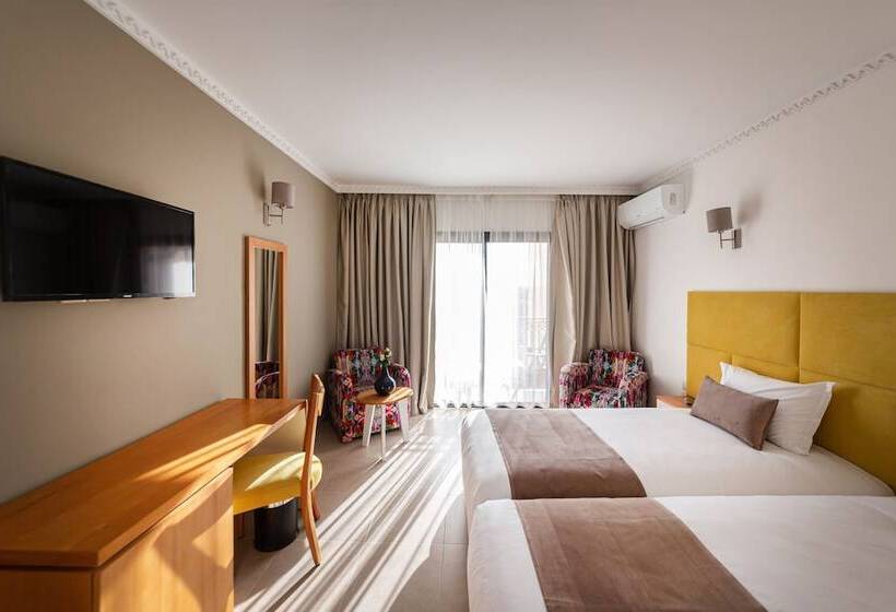 اتاق لوکس, Ibn Batouta