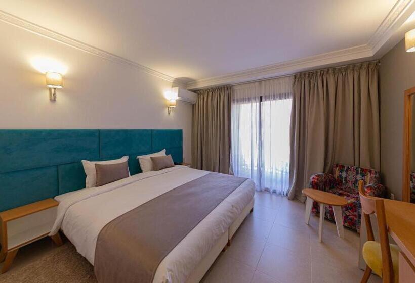 اتاق سوپریور, Ibn Batouta