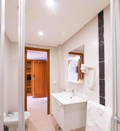 اتاق لوکس, Ibn Batouta