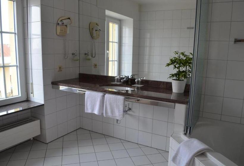 اتاق استاندارد, Kinnen