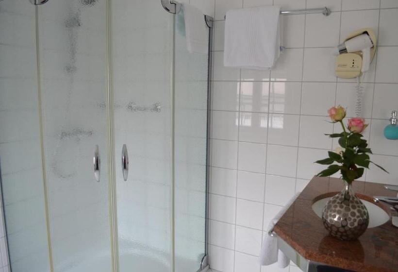 اتاق استاندارد, Kinnen