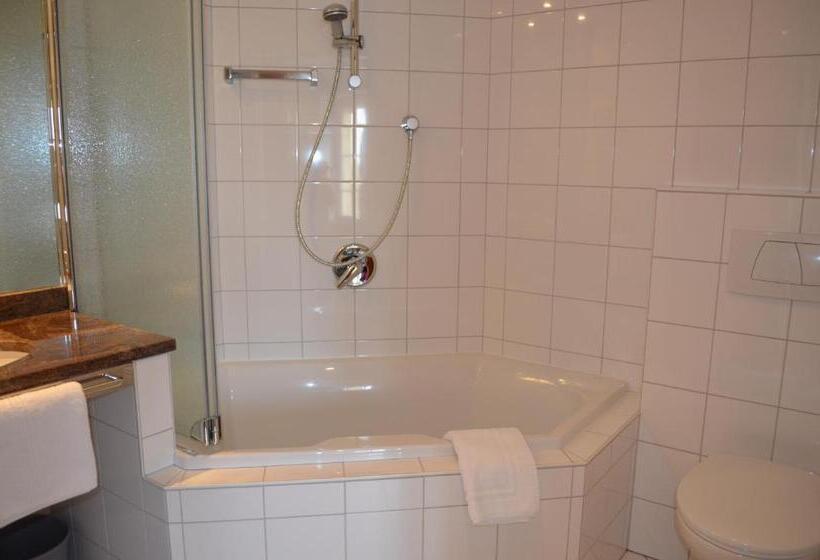 اتاق استاندارد سه نفره, Kinnen