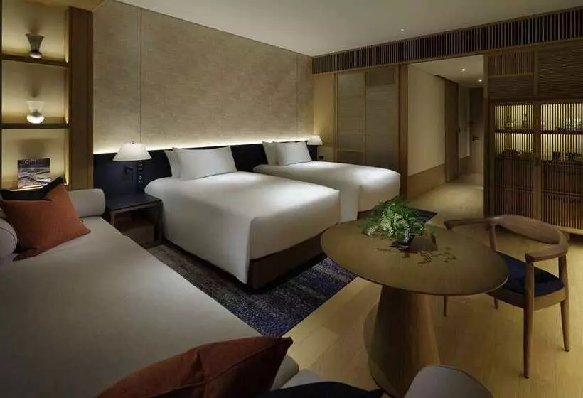 Deluxe Room Mountain View, Millennium Hilton Seoul
