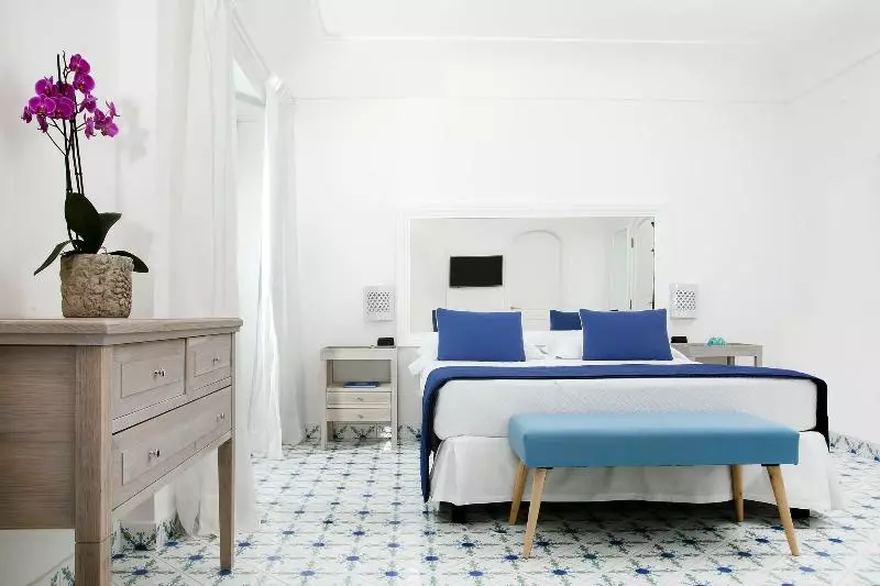 سوئیت با تخت بزرگ, Mövenpick Hotel Mansour Eddahbi Marrakech