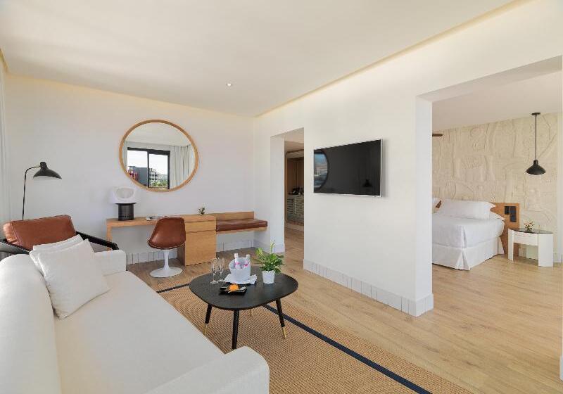 חדר פרמיום, New Grand