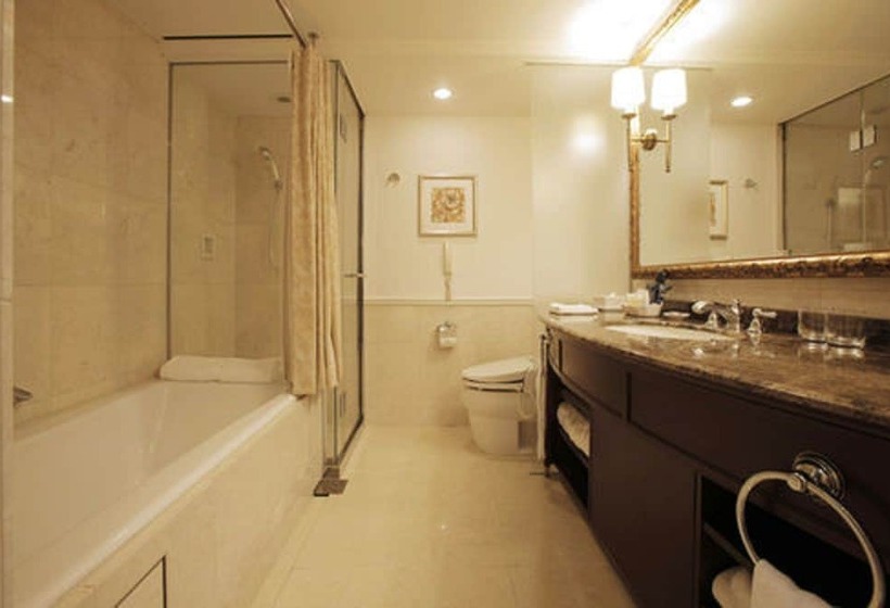 חדר דלוקס, New Grand