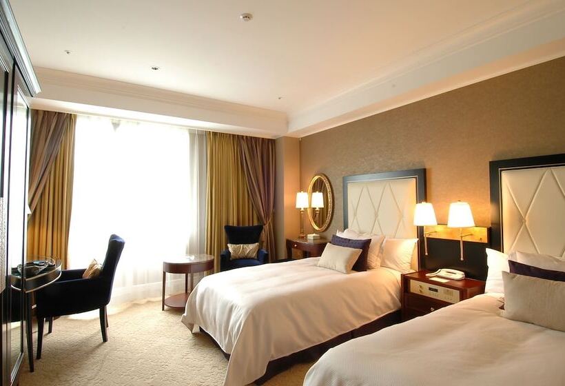 חדר דלוקס, New Grand