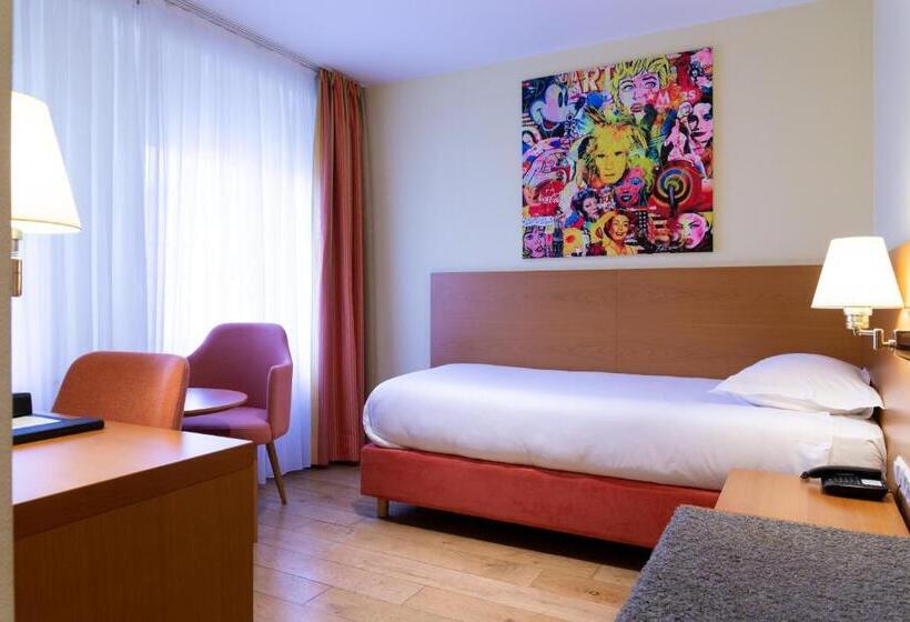 اتاق استاندارد یک نفره, Perrin Former Carlton