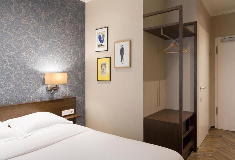 اتاق سوپریور یک تخته, Perrin Former Carlton