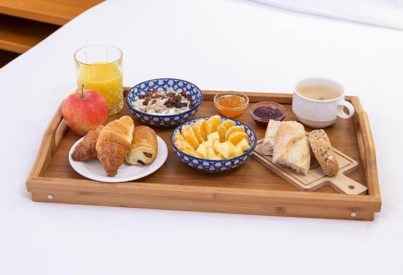 اتاق سوپریور, Perrin Former Carlton