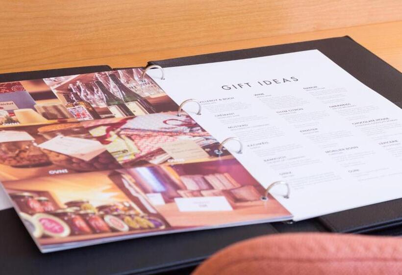 اتاق سوپریور, Perrin Former Carlton