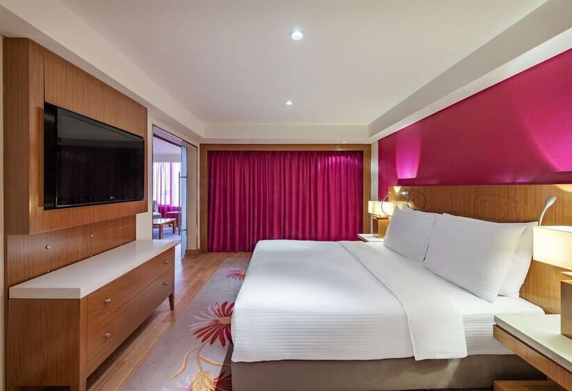 سوییت جونیور, Radisson Blu Hotel, Kuwait