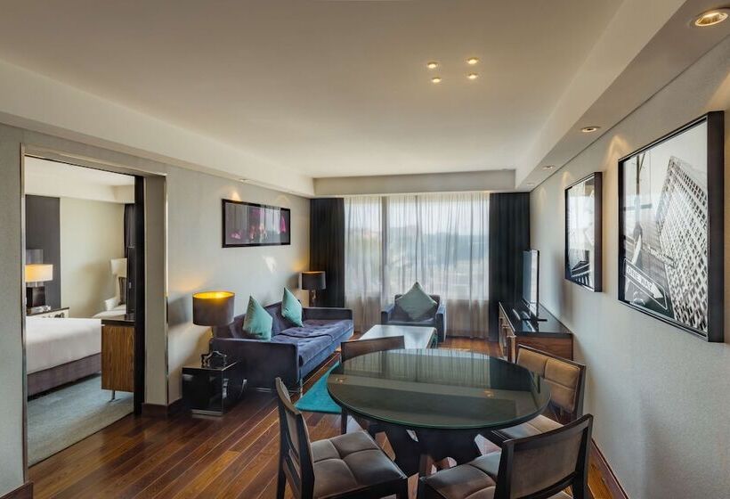 سوییت, Radisson Blu Hotel, Kuwait