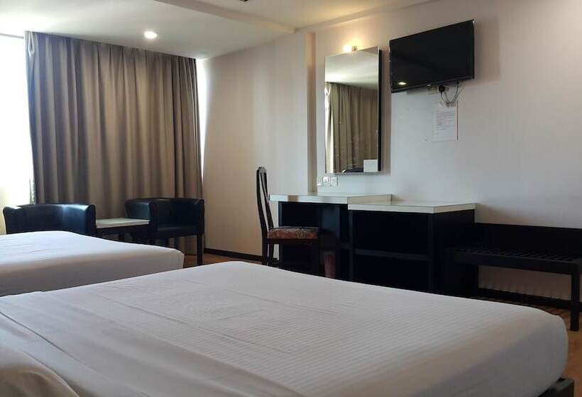 חדר משפחתי, Red Rock