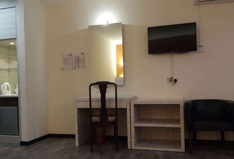 חדר משפחתי, Red Rock