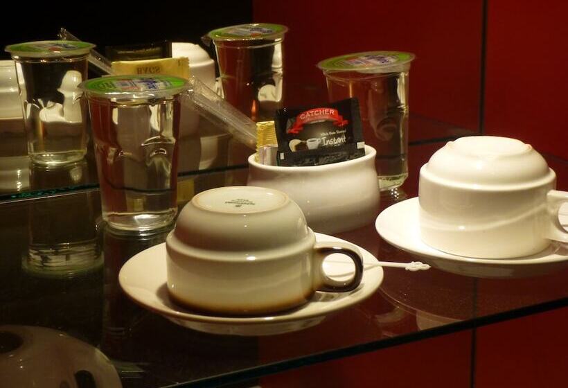 חדר דלוקס, Red Rock