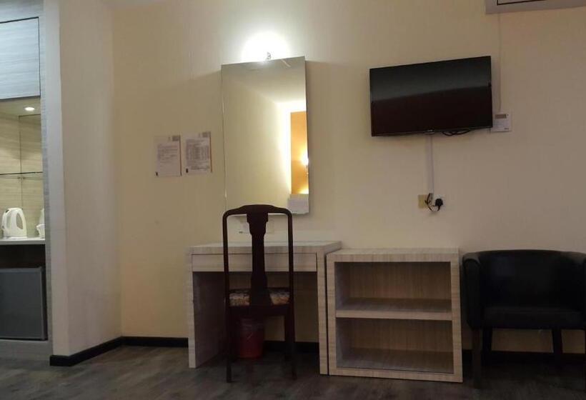 חדר משפחתי, Red Rock