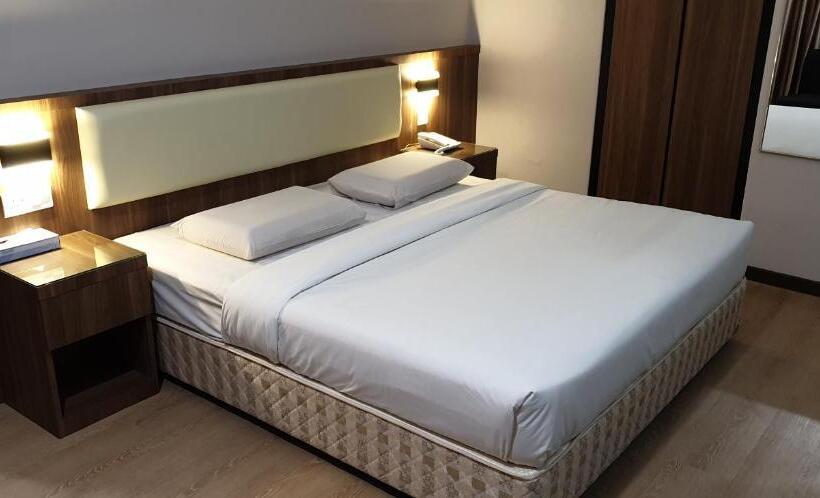 Suíte Familiar, Samila