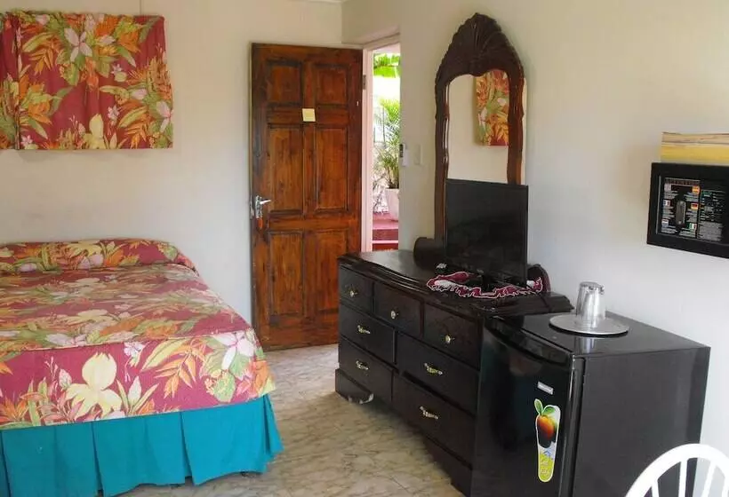 اتاق استاندارد سه نفره, Verney House Resort