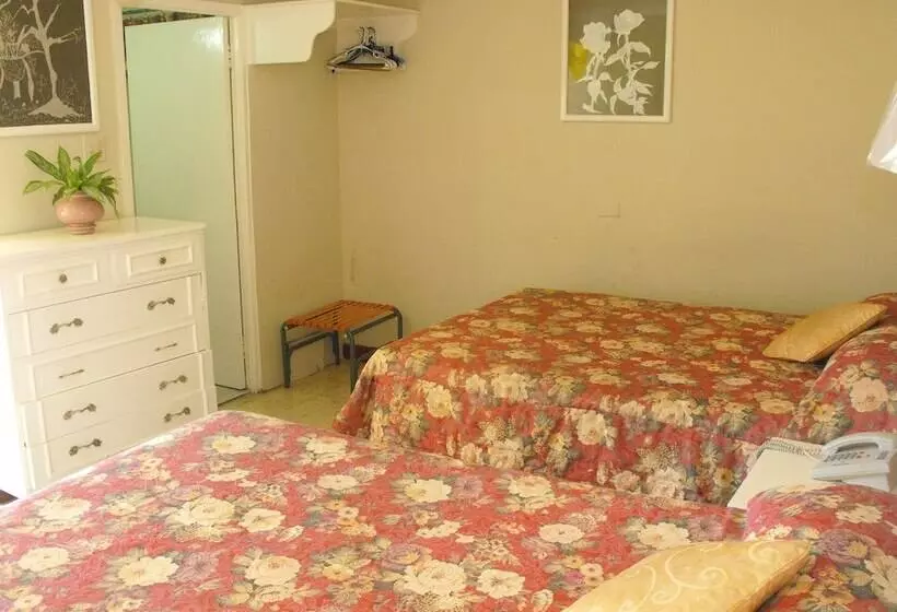 اتاق استاندارد سه نفره, Verney House Resort