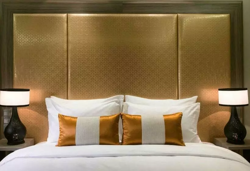 اتاق سوپریور با تخت بزرگ, Mövenpick Hotel Mansour Eddahbi Marrakech