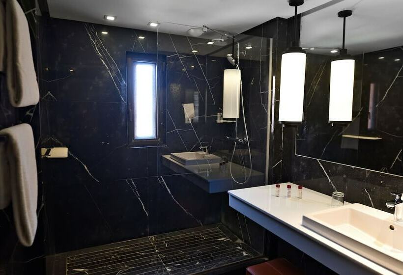 Quarto Superior Cama King, Mövenpick Hotel Mansour Eddahbi Marrakech