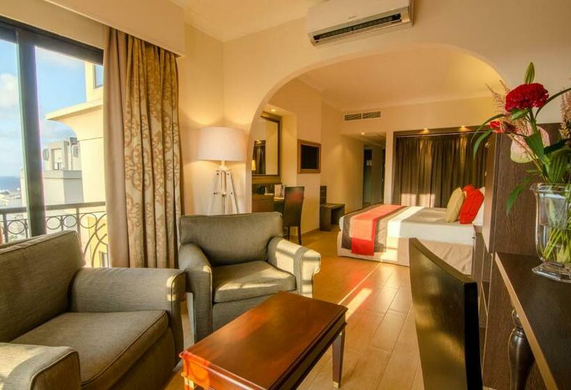 سوییت لوکس, Ax The Victoria