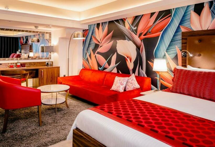 سوییت اجرایی, Ax The Victoria