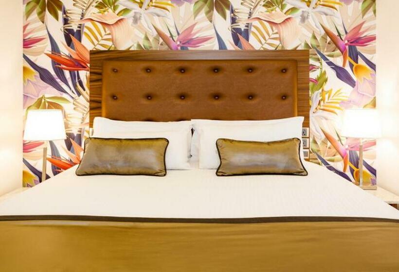 سوییت اجرایی, Ax The Victoria