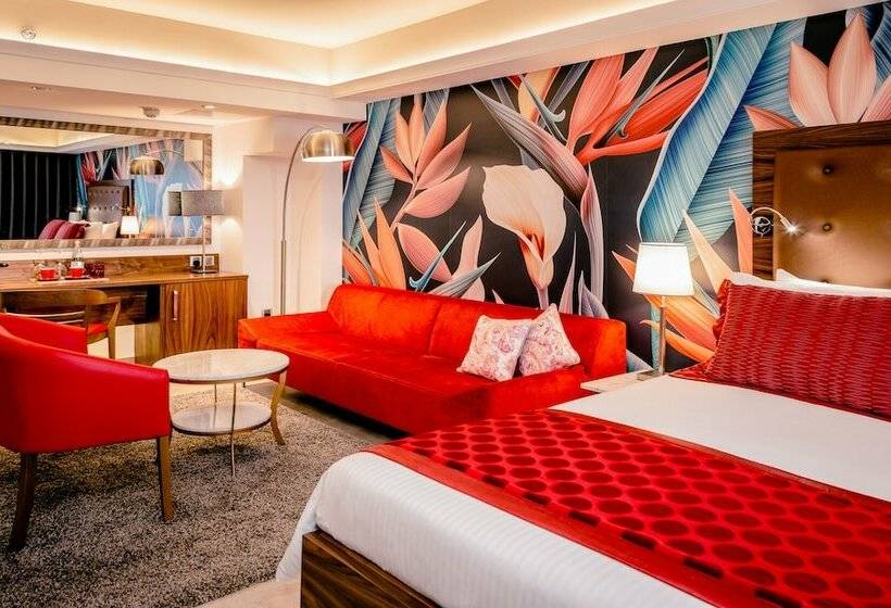 سوییت اجرایی, Ax The Victoria