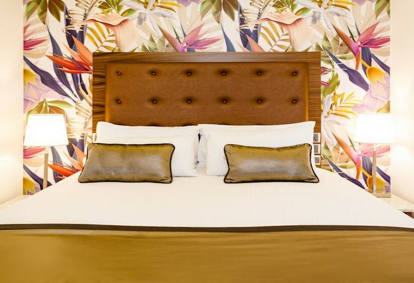 سوییت اجرایی, Ax The Victoria